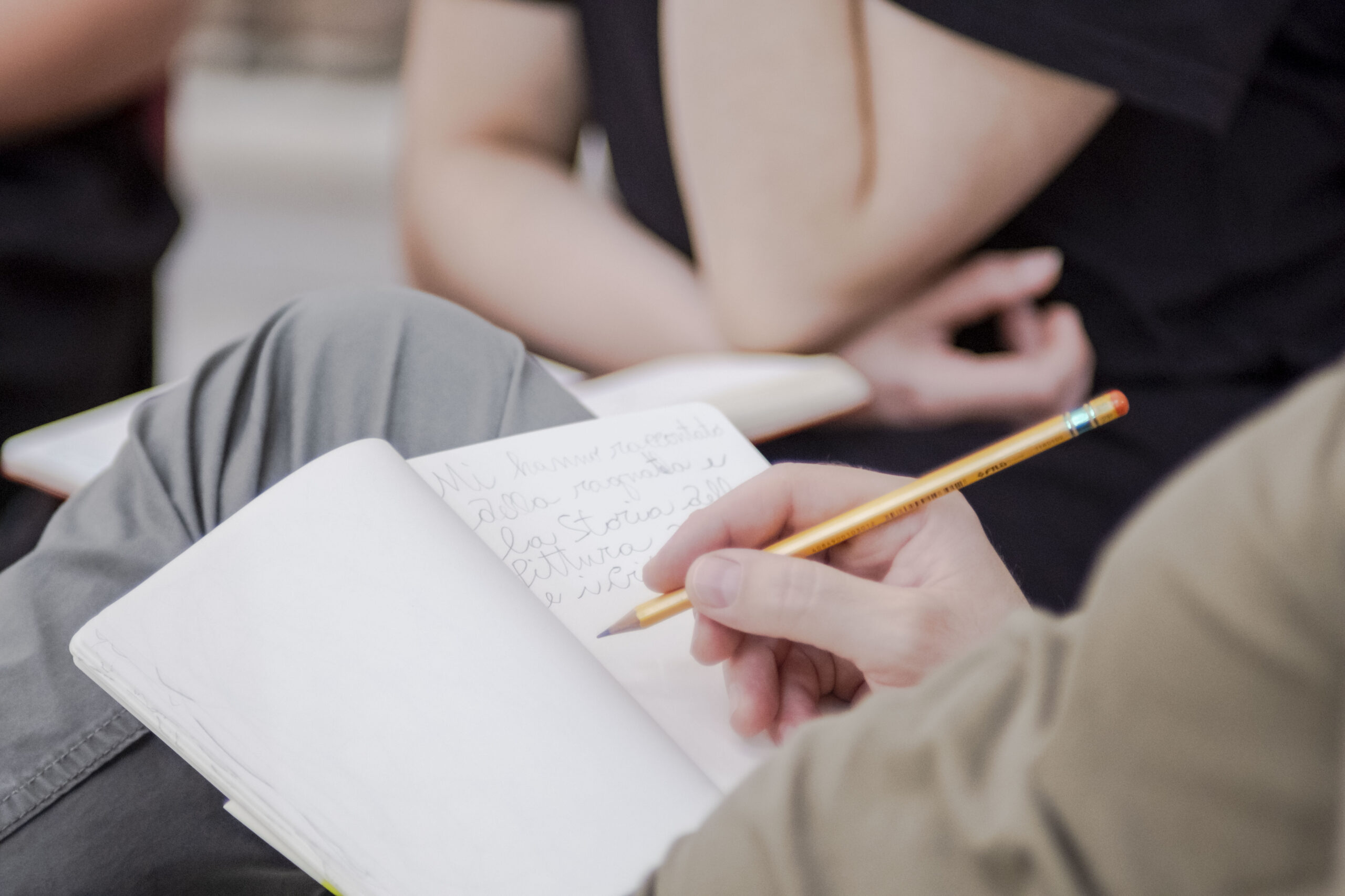 Laboratori di scrittura, teatro e disegno per giovani neurodivergenti